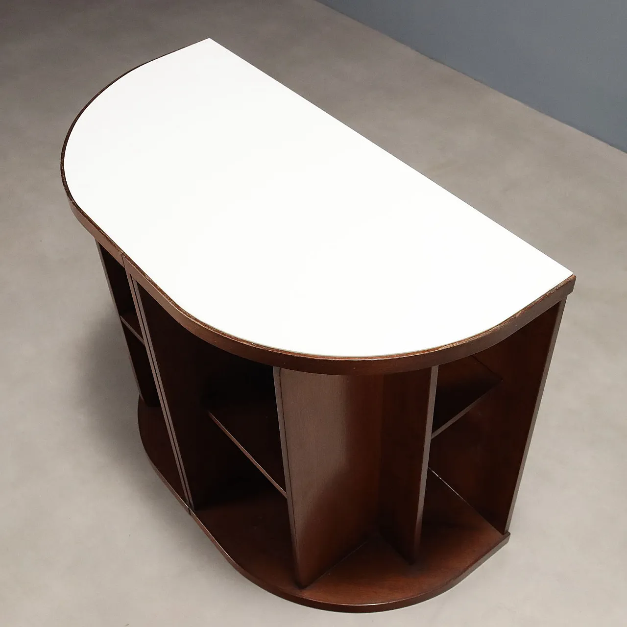 Mobile in legno con piano in vetro bianco e vani a giorno, '900 8