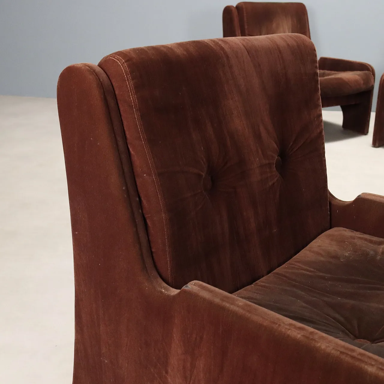 4 Poltrone con imbottitura in espanso e rivestimento in tessuto, '900 3