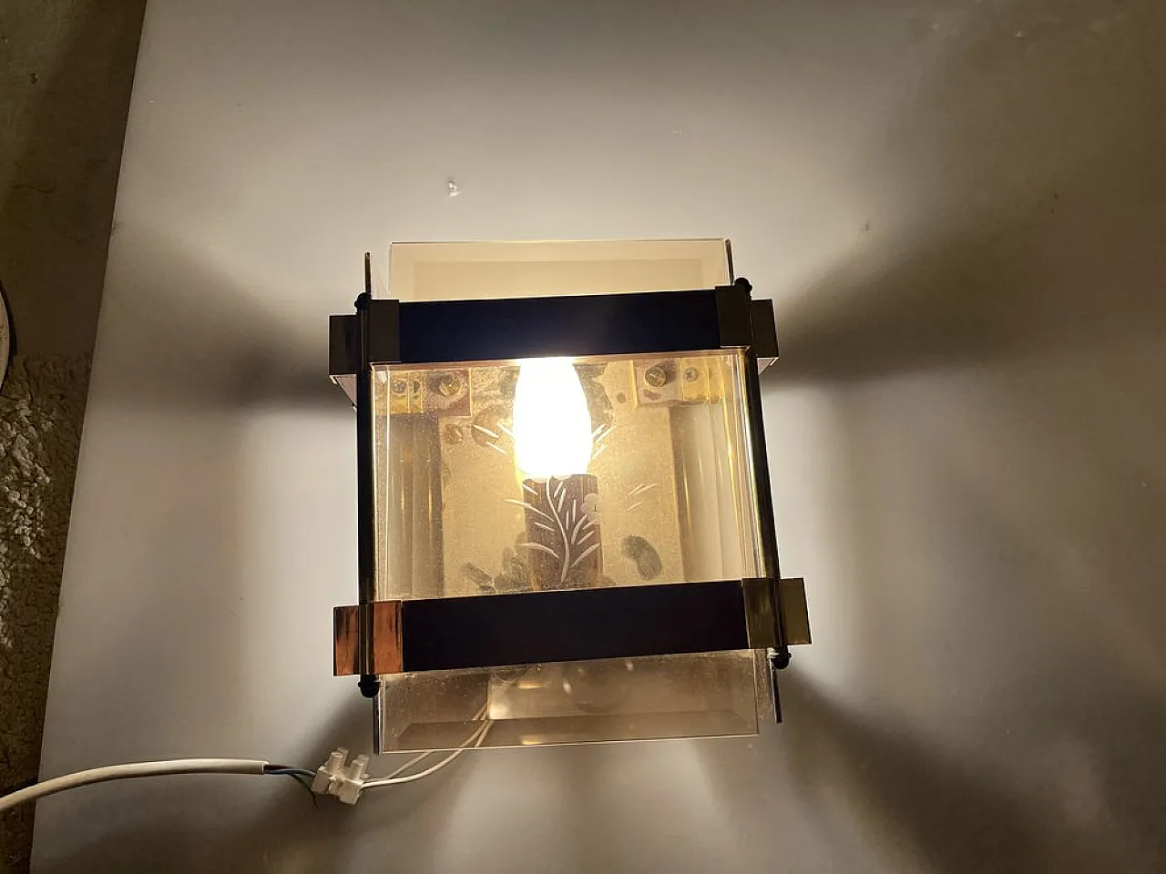 Coppia di appliques in vetro fumé e ottone, anni '70 4