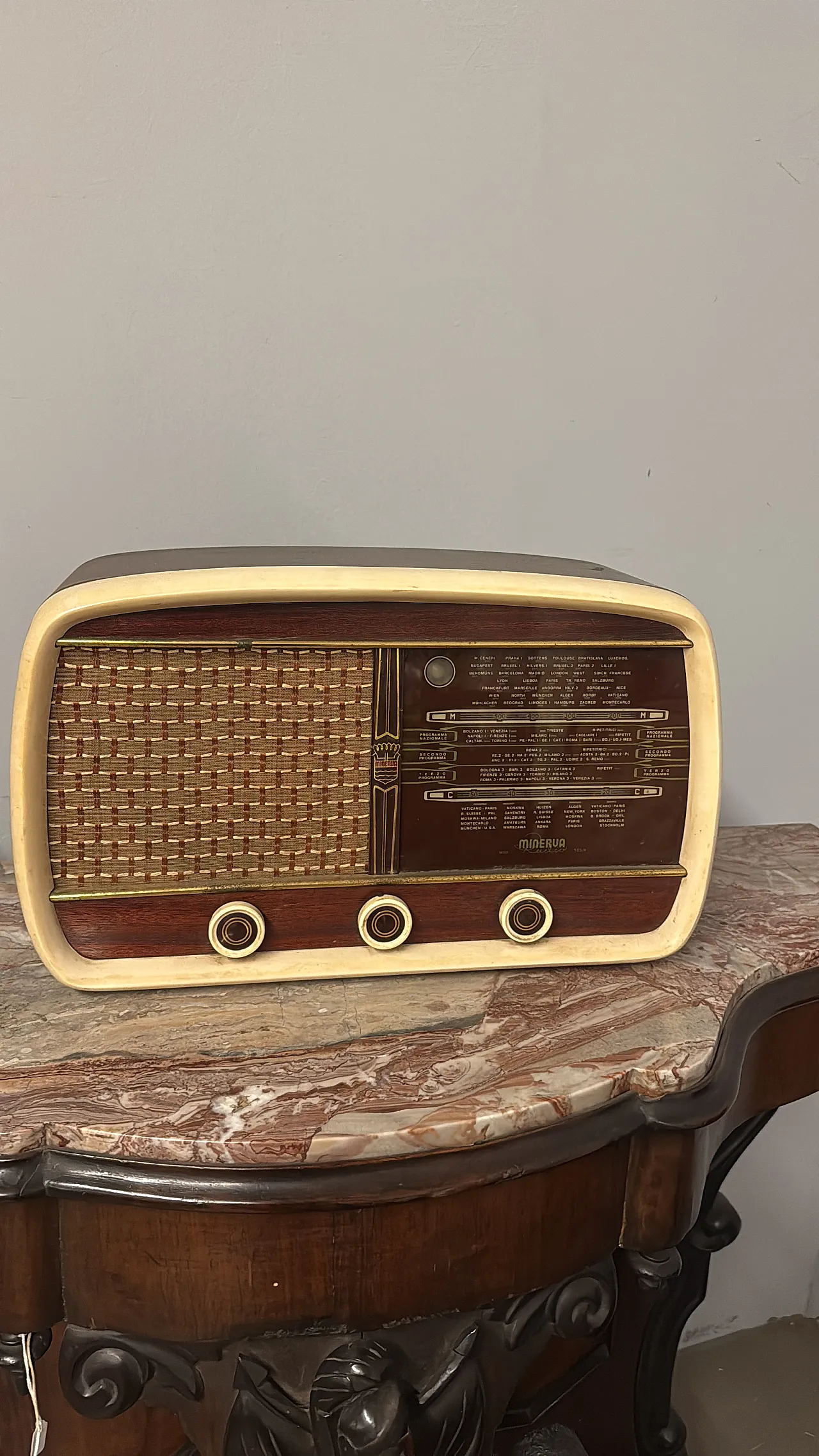 Tube radio Minerva, 1950s 2