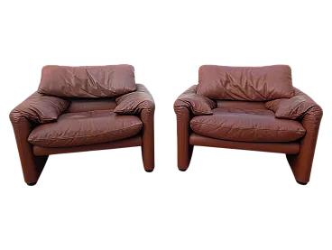 Coppia poltrone in pelle bordeaux di V. Magistretti per Cassina, 1973