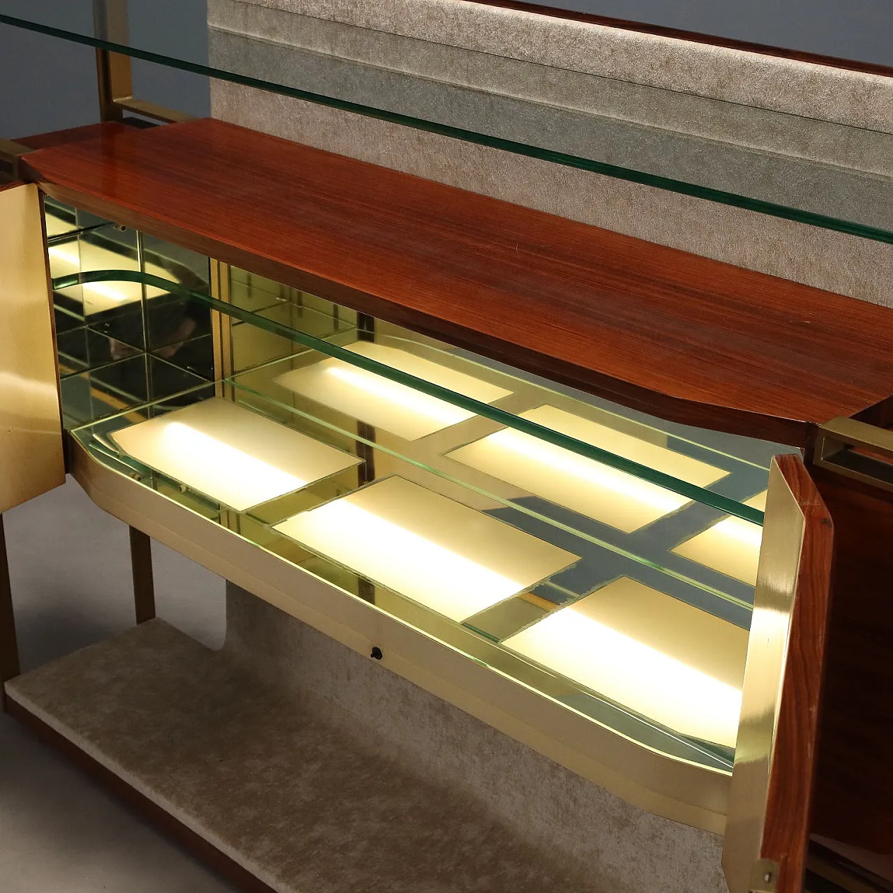 Mobile bar Canturina in metallo ottonato, tessuto e vetro, '900 4