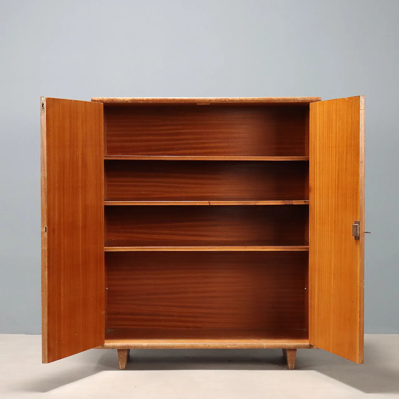 Mobile impiallacciato in radica di noce, '900 3