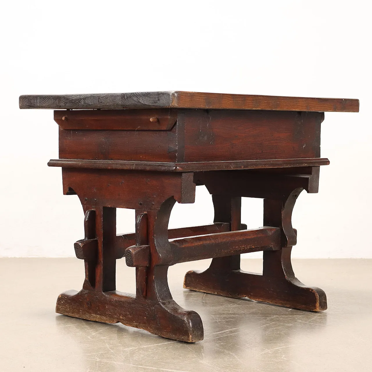 Writing desk in pine with drawer 9