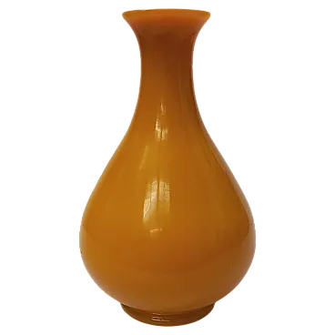 Glass vase, yellow ocher, China, 16th century