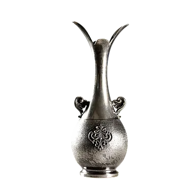 Vaso biansato in argento inciso, cesellato e lavorato a bulino, '900