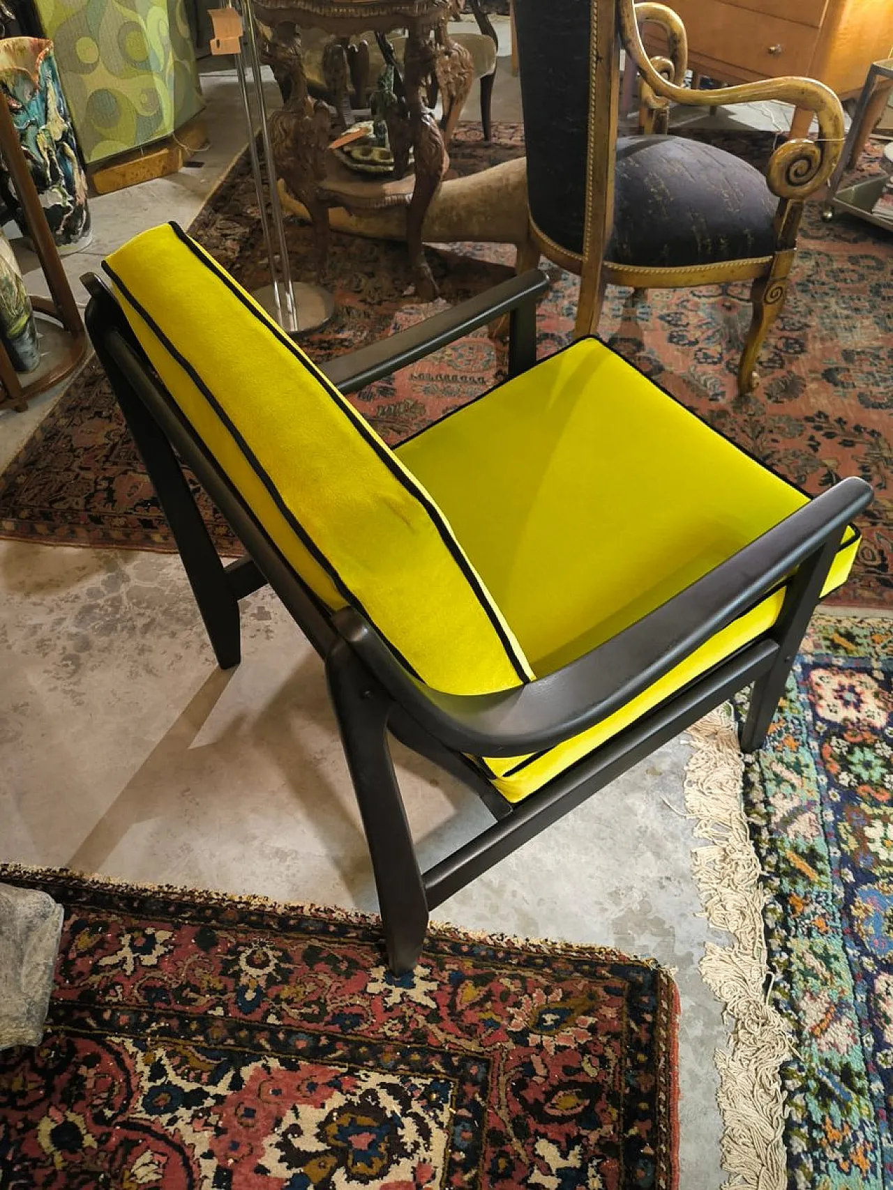 Coppia di poltrone pistacchio, anni '50 3