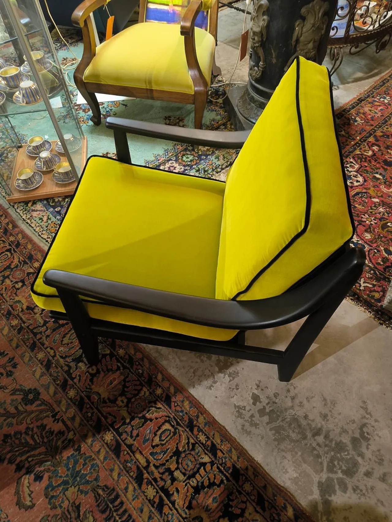 Coppia di poltrone pistacchio, anni '50 6