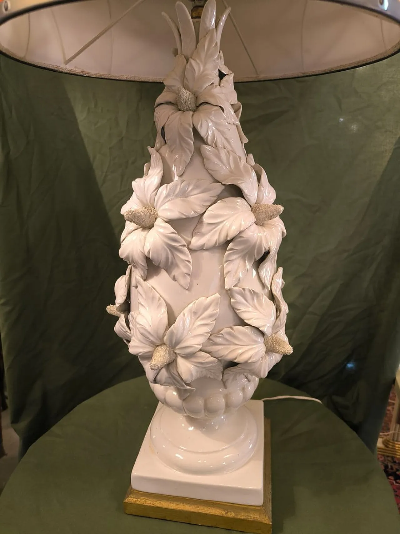 Coppia di lampade in ceramica con paralumi in tessuto e ottone,anni 50 6