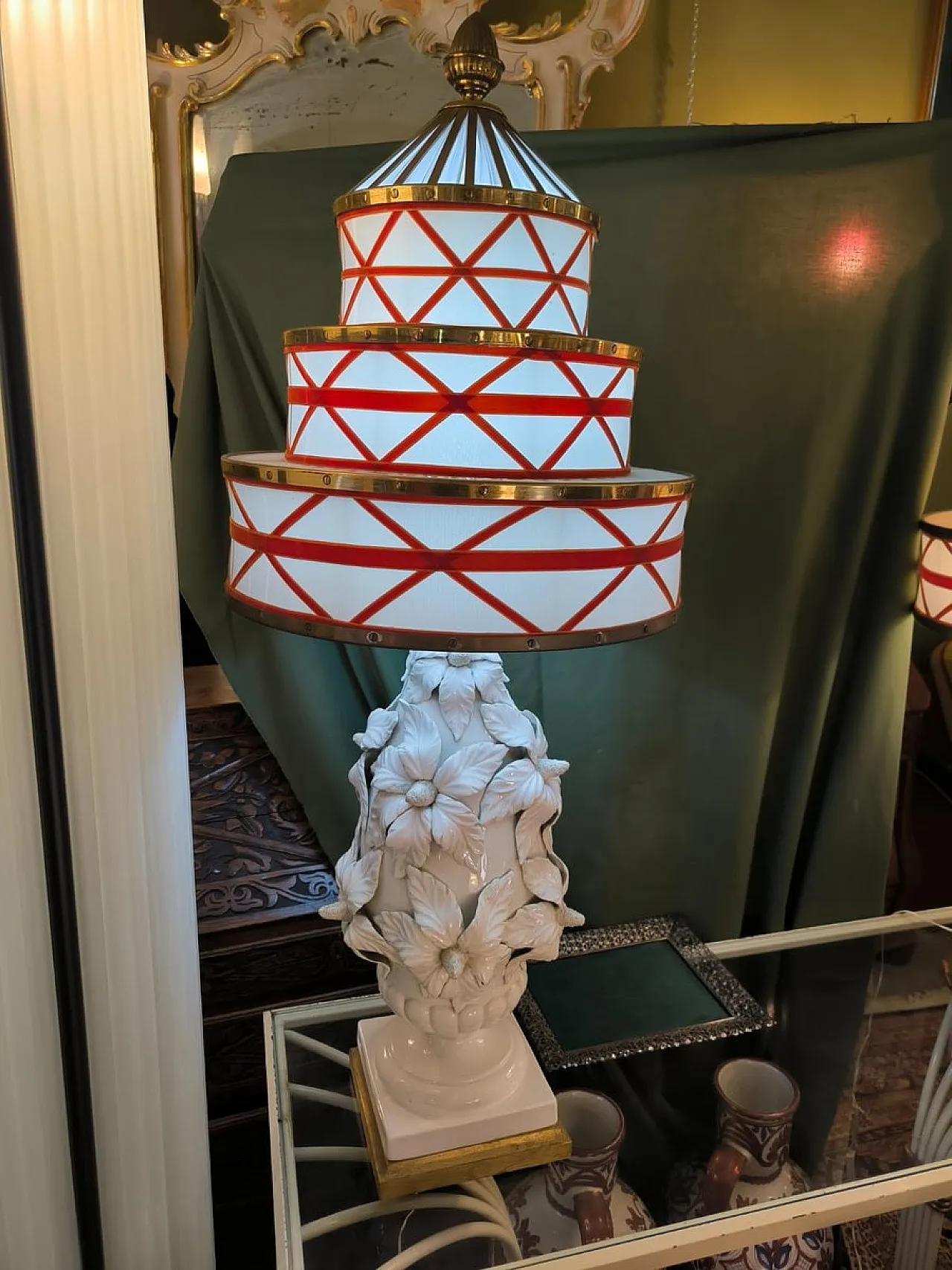 Coppia di lampade in ceramica con paralumi in tessuto e ottone,anni 50 19