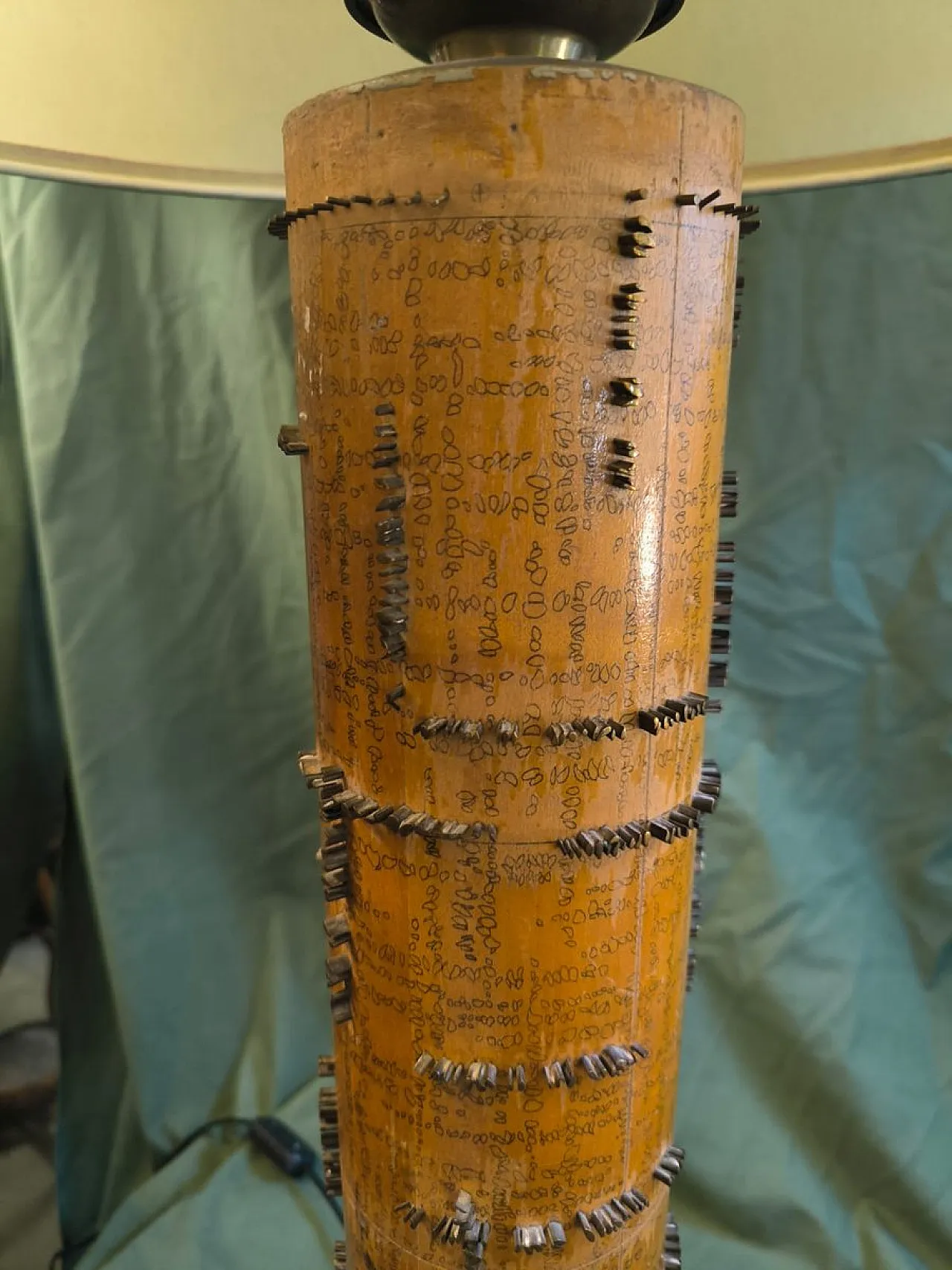 Coppia di lampade Obelisk con inserti in ottone e paralume, anni '70 4