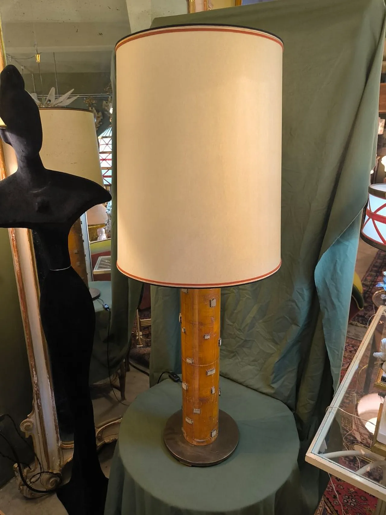 Coppia di lampade Obelisk con inserti in ottone e paralume, anni '70 12