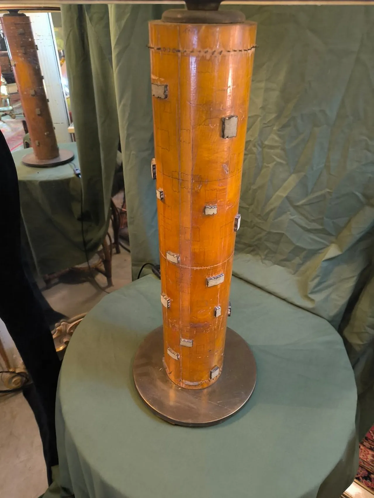 Coppia di lampade Obelisk con inserti in ottone e paralume, anni '70 15