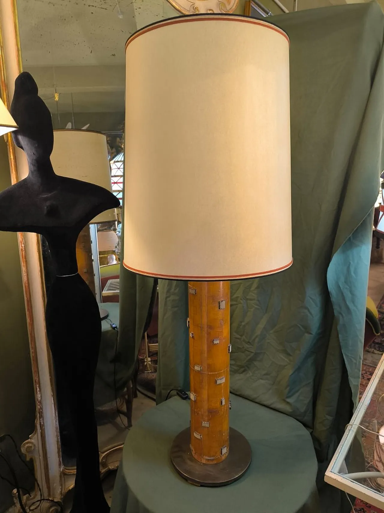 Coppia di lampade Obelisk con inserti in ottone e paralume, anni '70 16