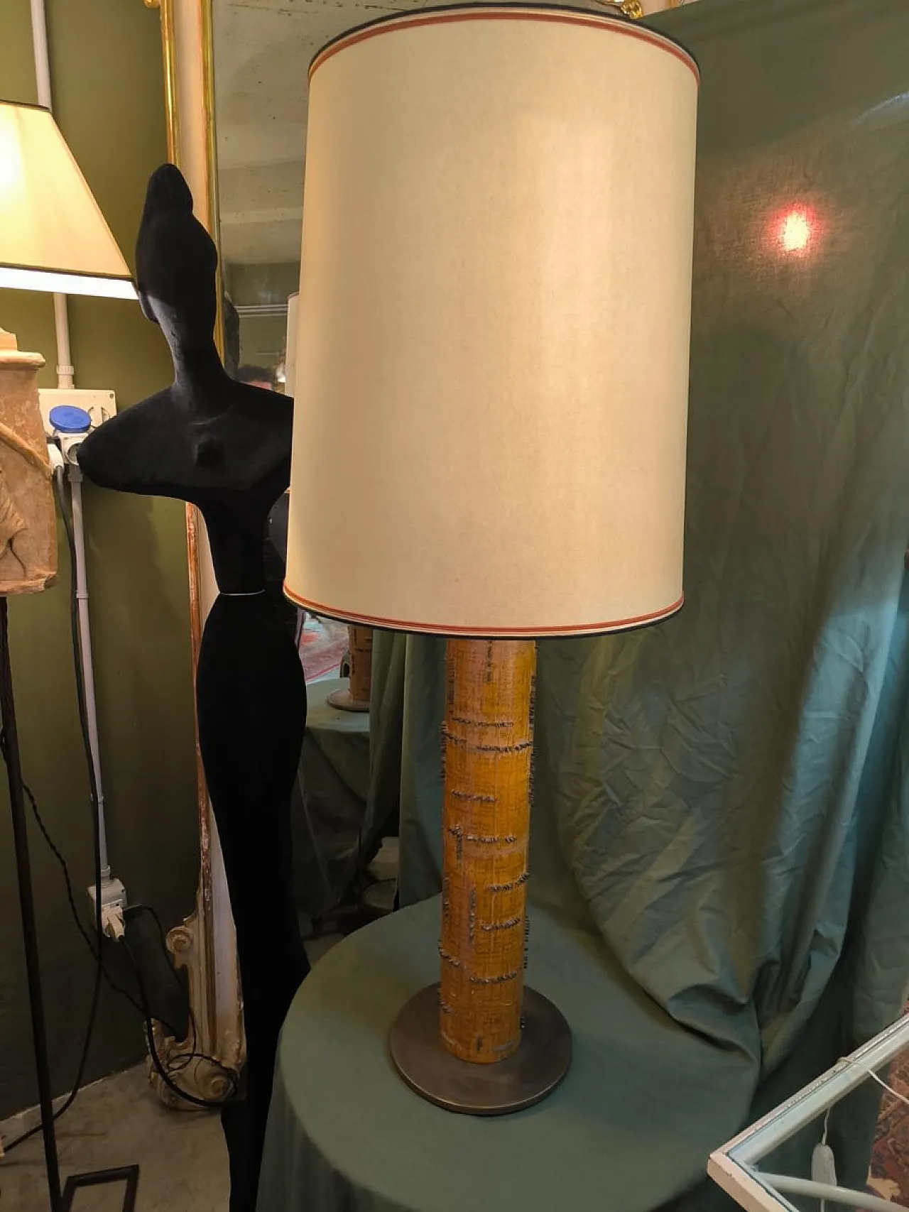 Coppia di lampade Obelisk con inserti in ottone e paralume, anni '70 18