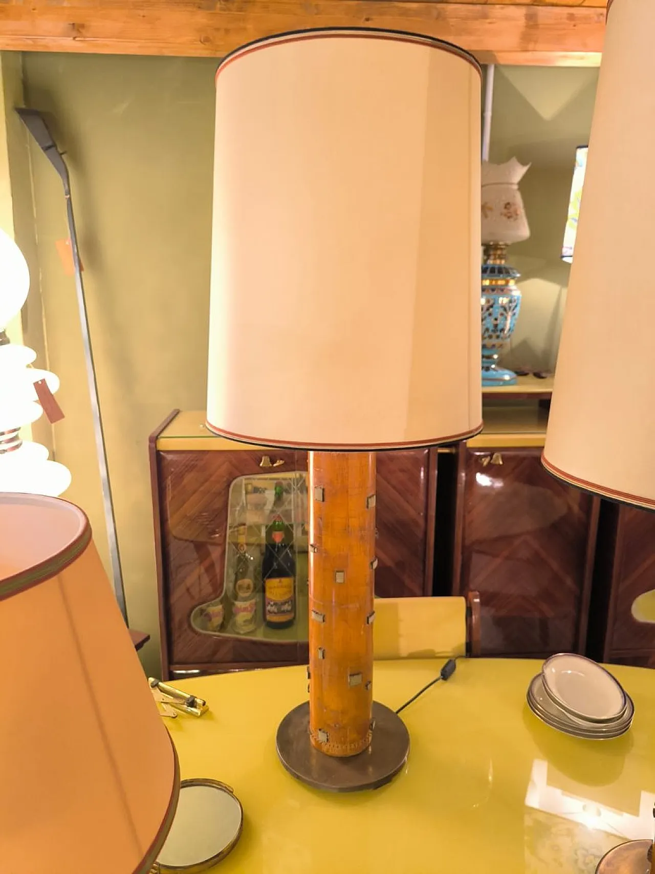 Coppia di lampade Obelisk con inserti in ottone e paralume, anni '70 25