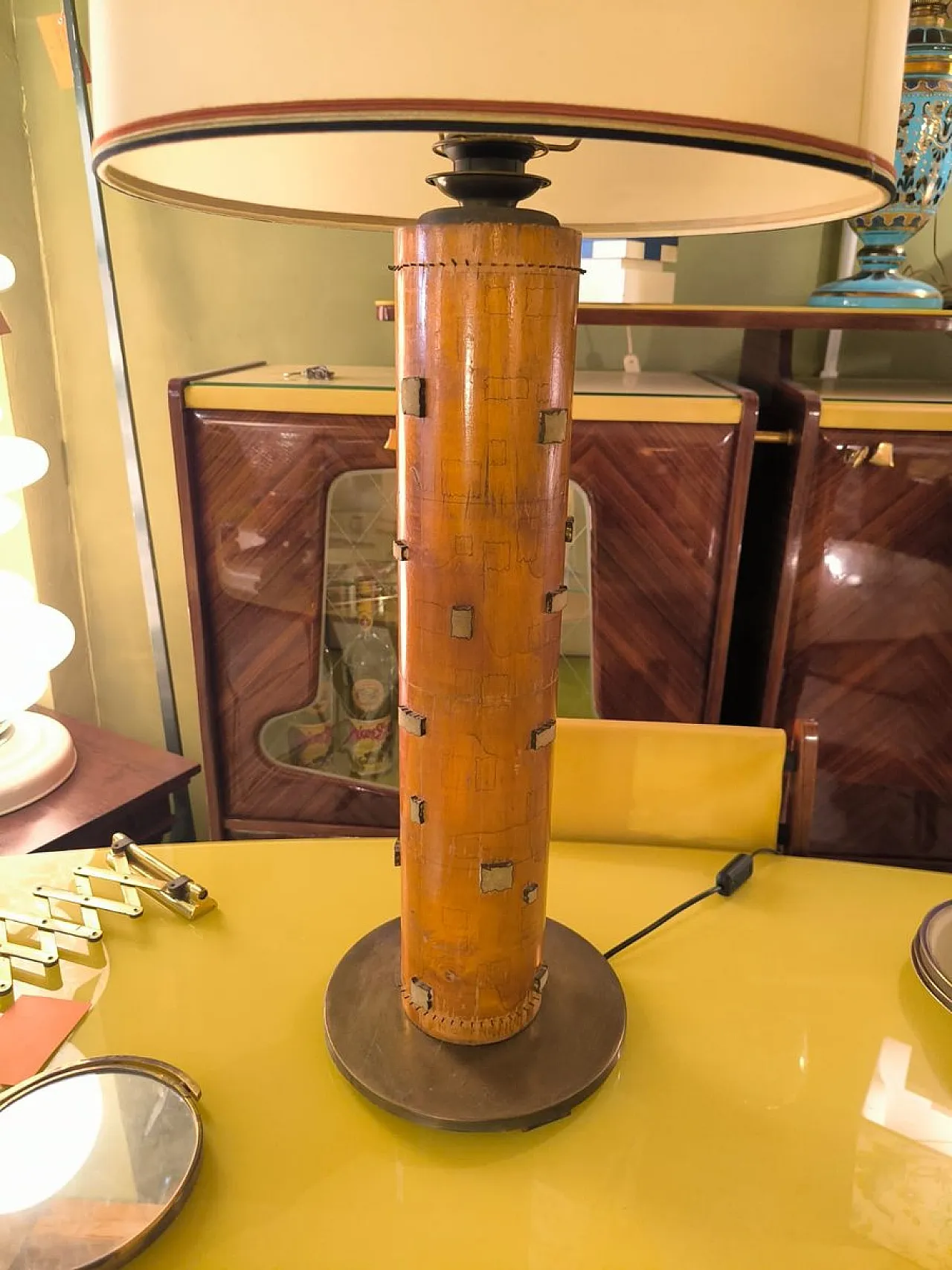 Coppia di lampade Obelisk con inserti in ottone e paralume, anni '70 29