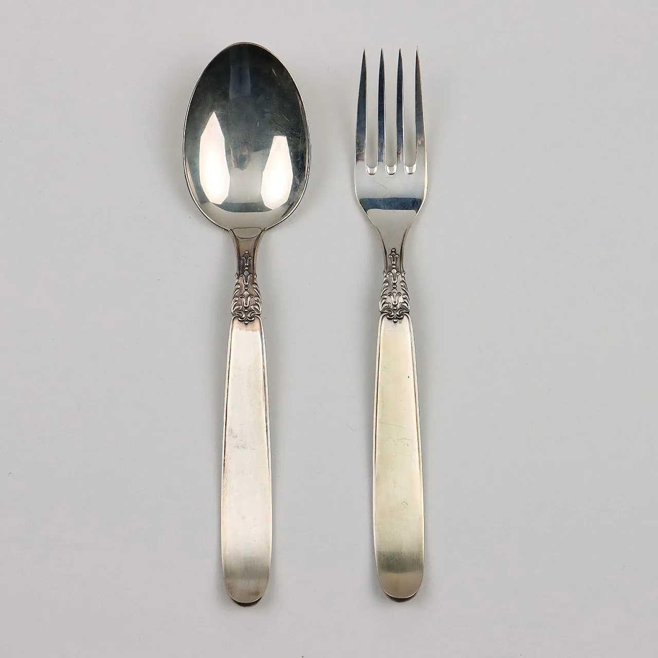 Servizio di posate in argento inciso, '900 2