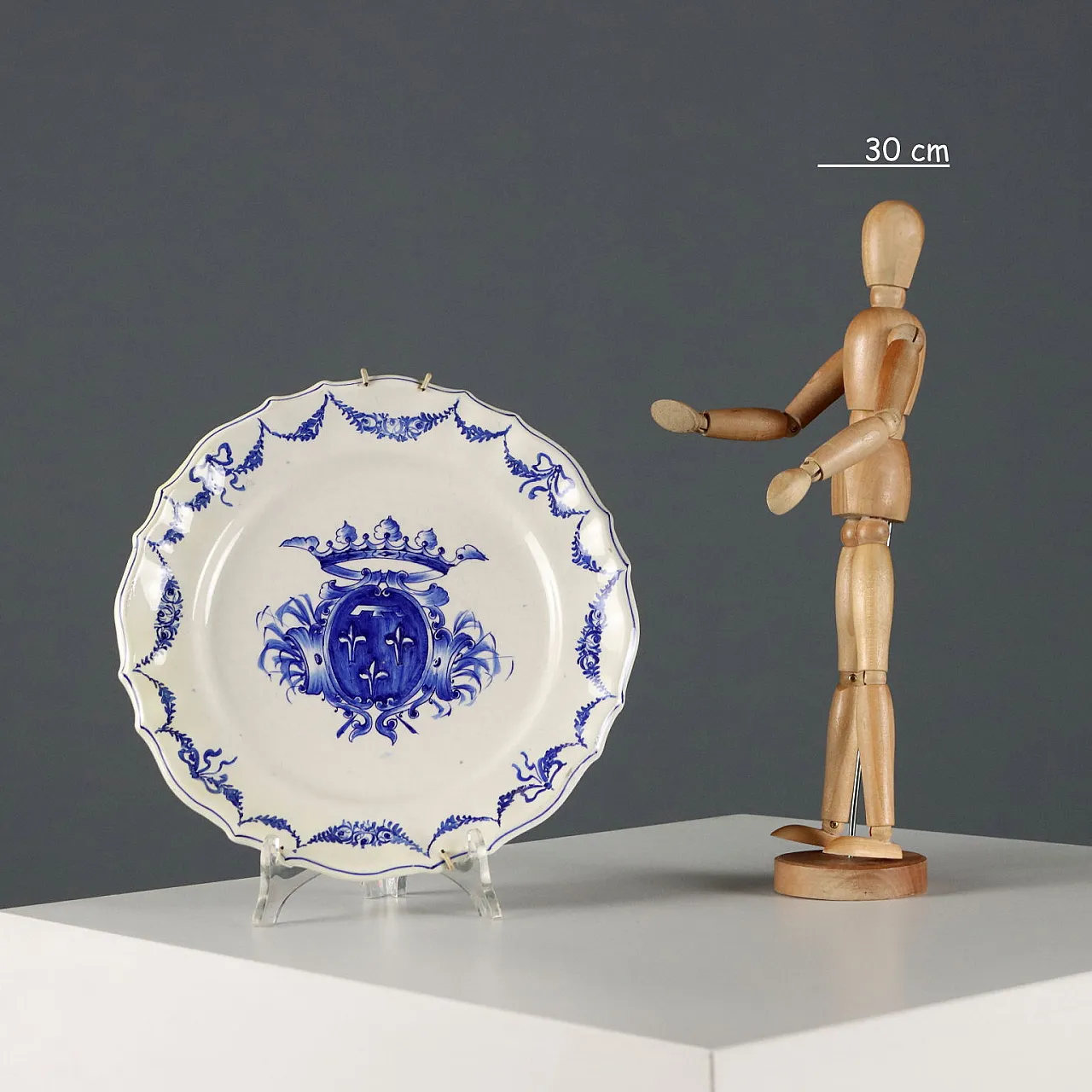 4 Piatti in ceramica blu con stemmi e ghirlande, '900 2