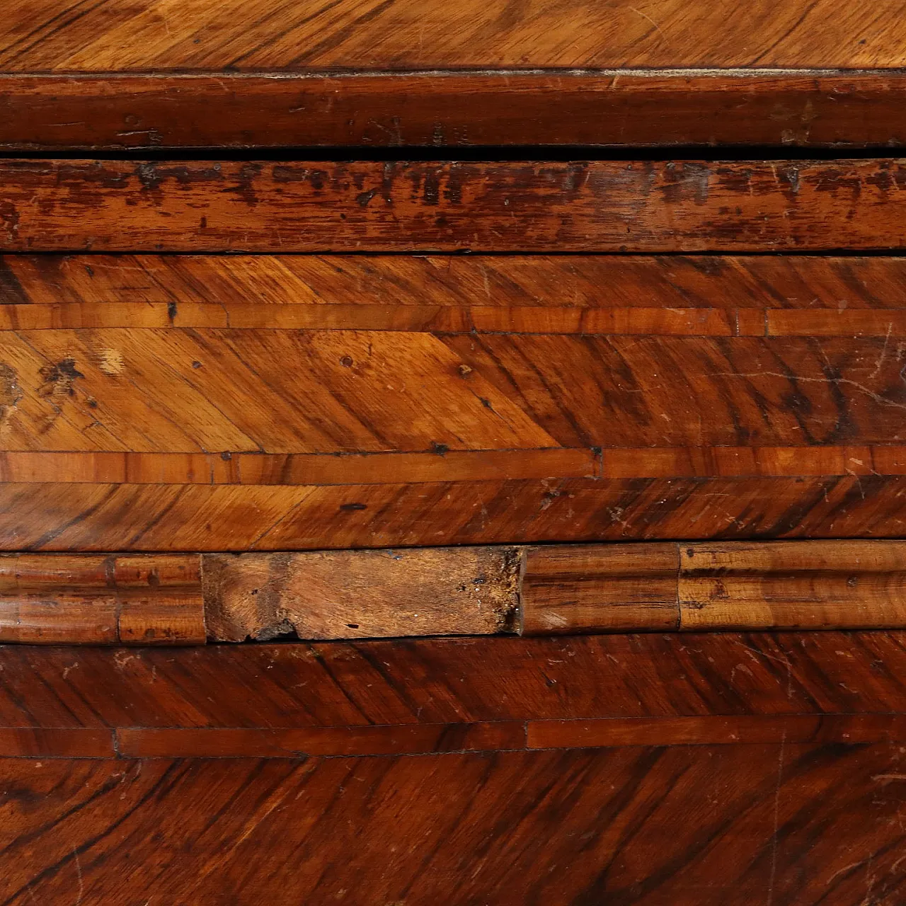 Cassettiera a ribalta in noce e palissandro, metà '700 10