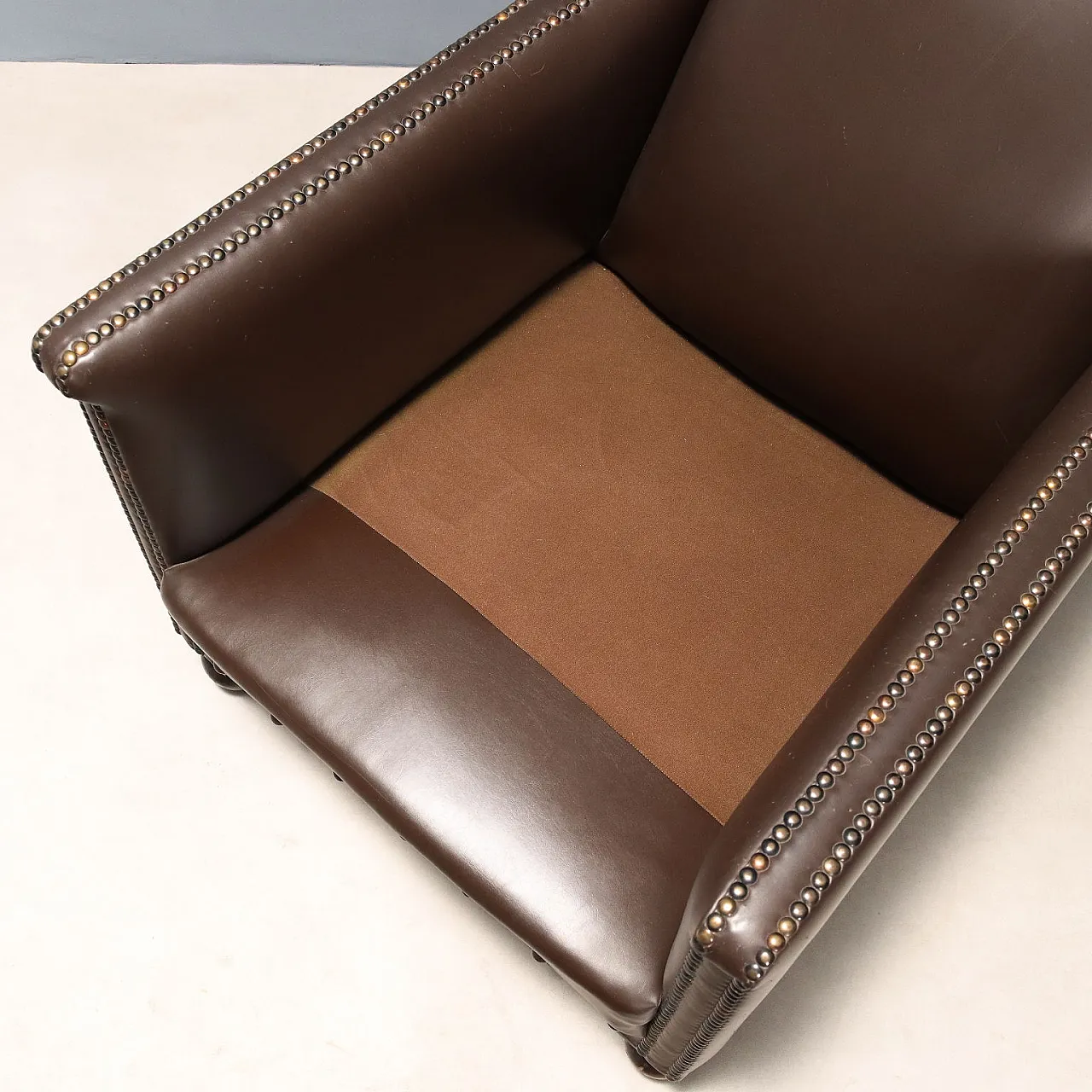 Coppia di poltrone in pelle con cuscini in velluto, '900 8