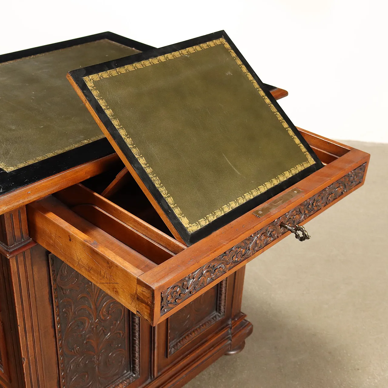 Tudor-style carved walnut writing desk, 19th century 4
