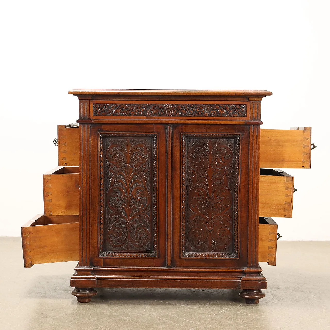 Tudor-style carved walnut writing desk, 19th century 5