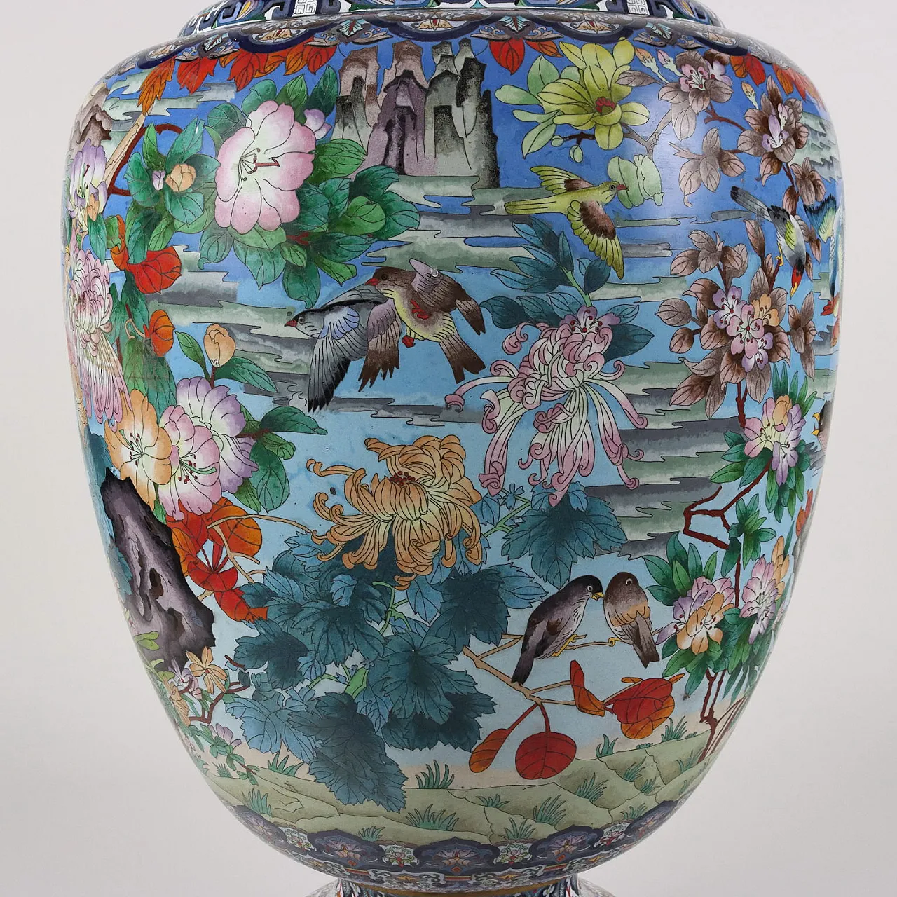 Bronze vase decorated cloisonné with colored enamels 7
