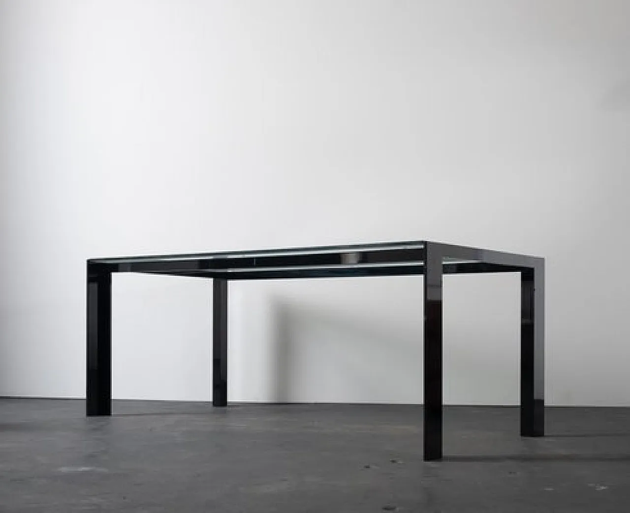 Tavolo in ferro con piano in cristallo, anni '70 14