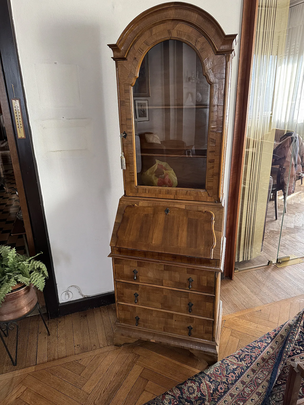 Trumeau showcase, end of the 19th century 1