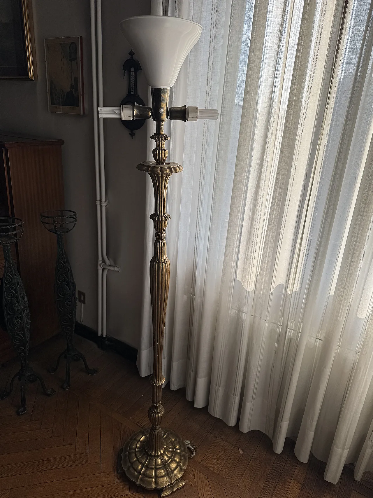 Golden floor lamp 1