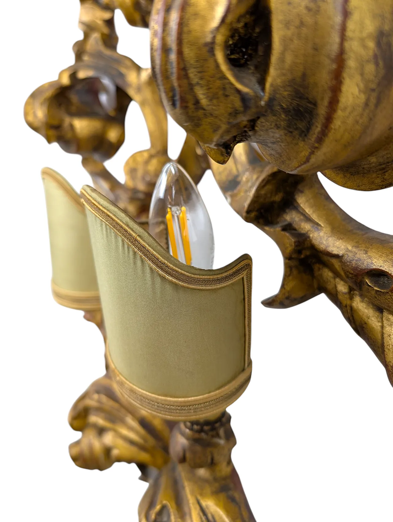 Six-light wall lamp in carved and gilded wood in Louis XV style 5