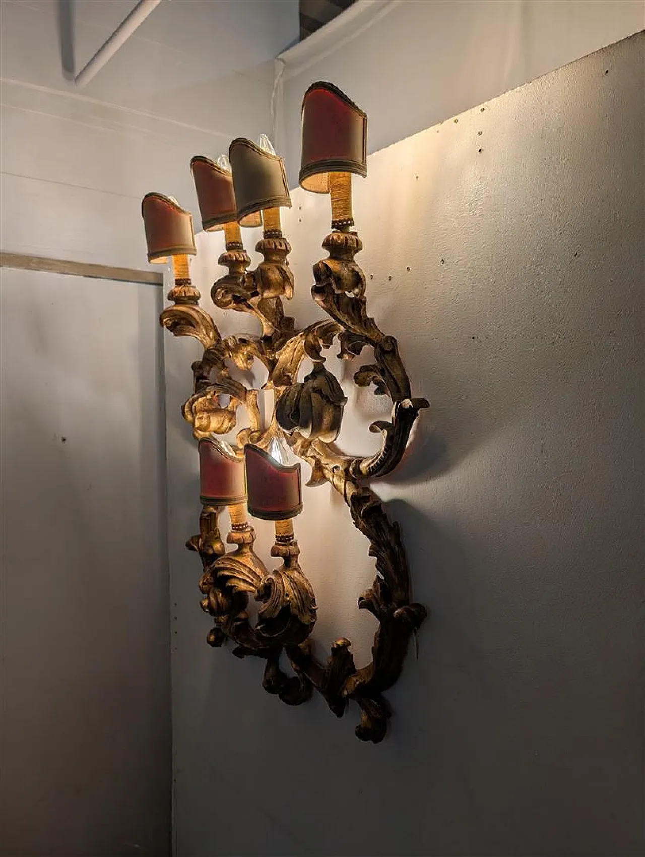 Six-light wall lamp in carved and gilded wood in Louis XV style 7