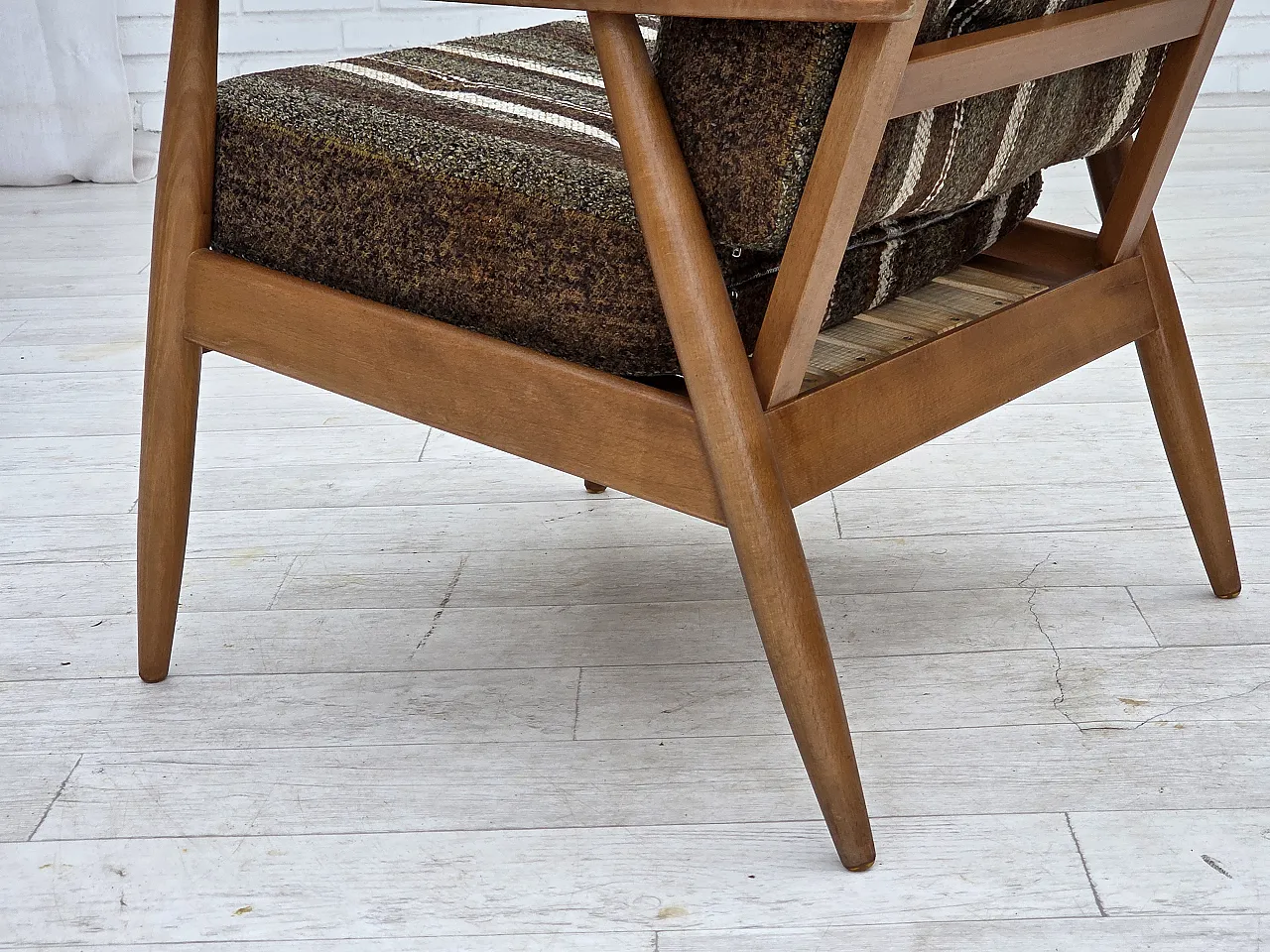 Poltrona danese, legno di faggio, tessuto di lana, anni '70 11