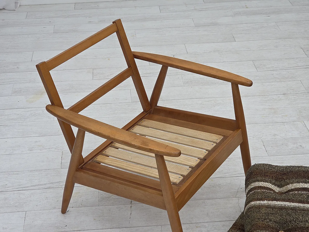 Poltrona danese, legno di faggio, tessuto di lana, anni '70 16