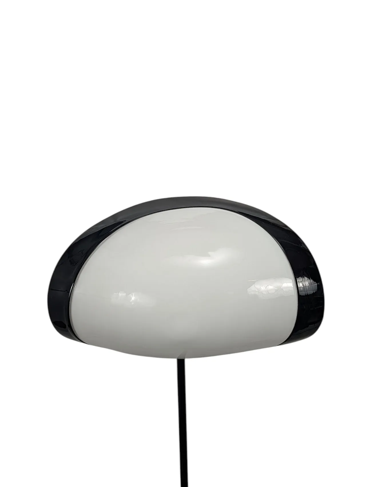 Piantana nera in struttura metallica con paralume in vetro anni '70 4