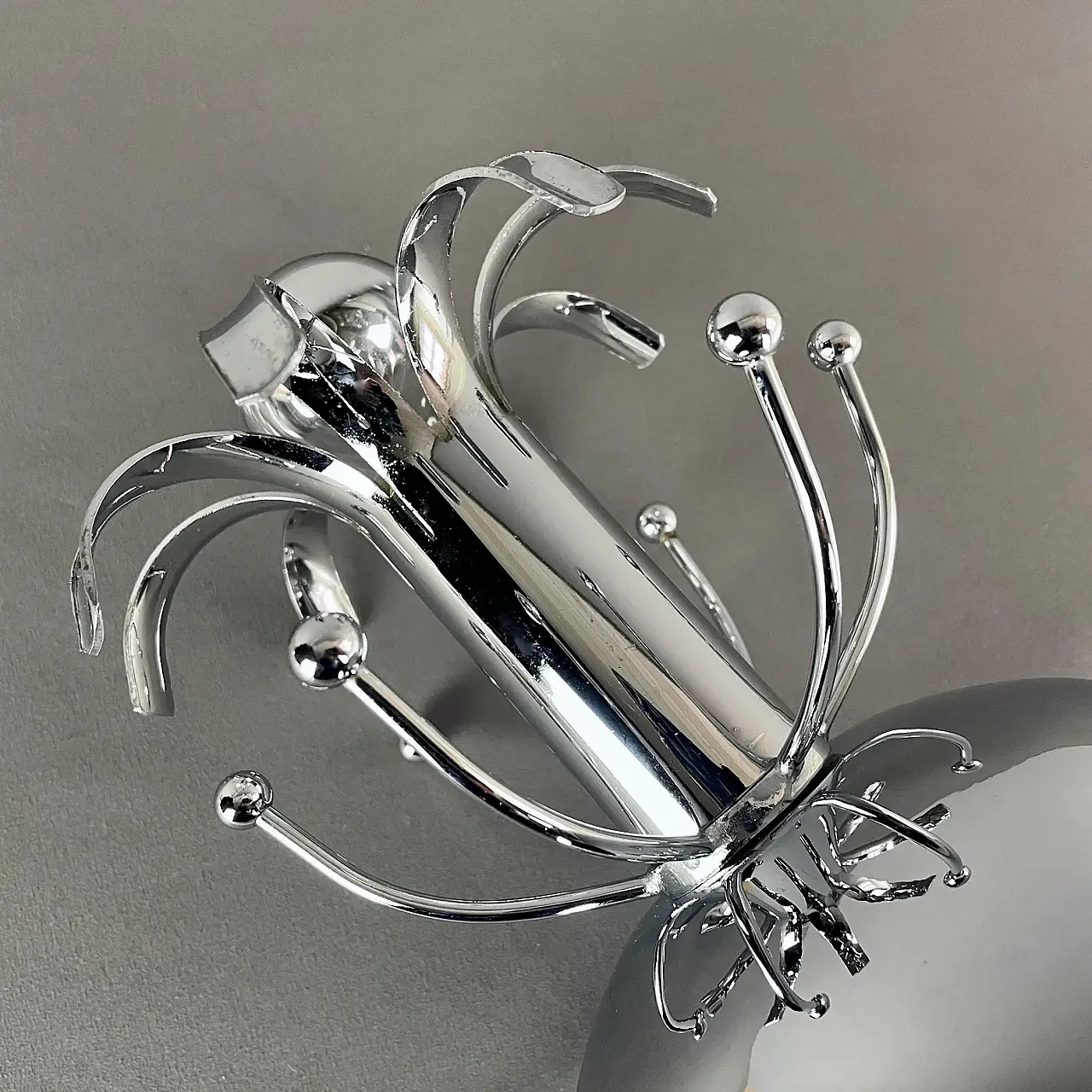 Pair of chrome table lamps, 1970s 8