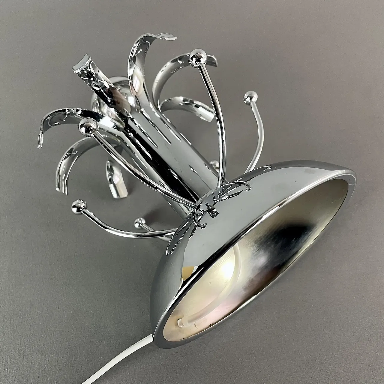 Pair of chrome table lamps, 1970s 9