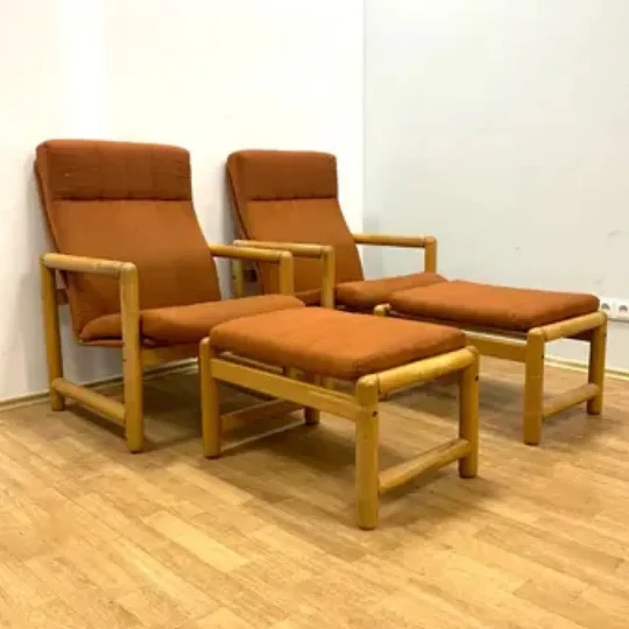 Coppia di poltrone TON con pouf, anni '70 6