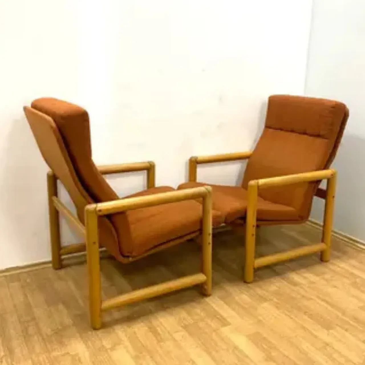 Coppia di poltrone TON con pouf, anni '70 8