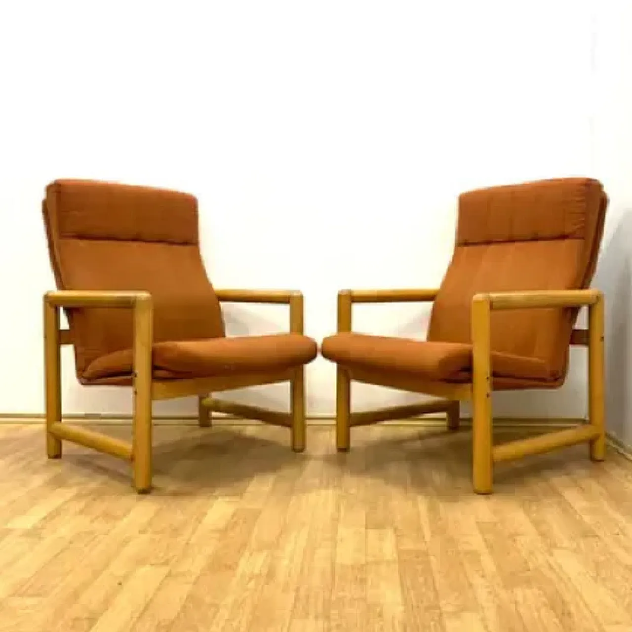 Coppia di poltrone TON con pouf, anni '70 9