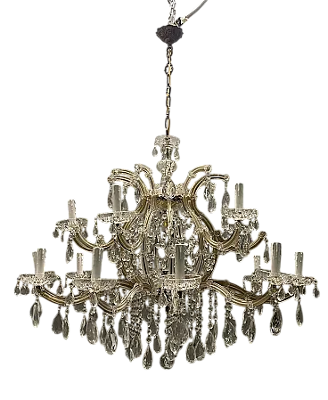 Lampadario grande in cristallo, Italia