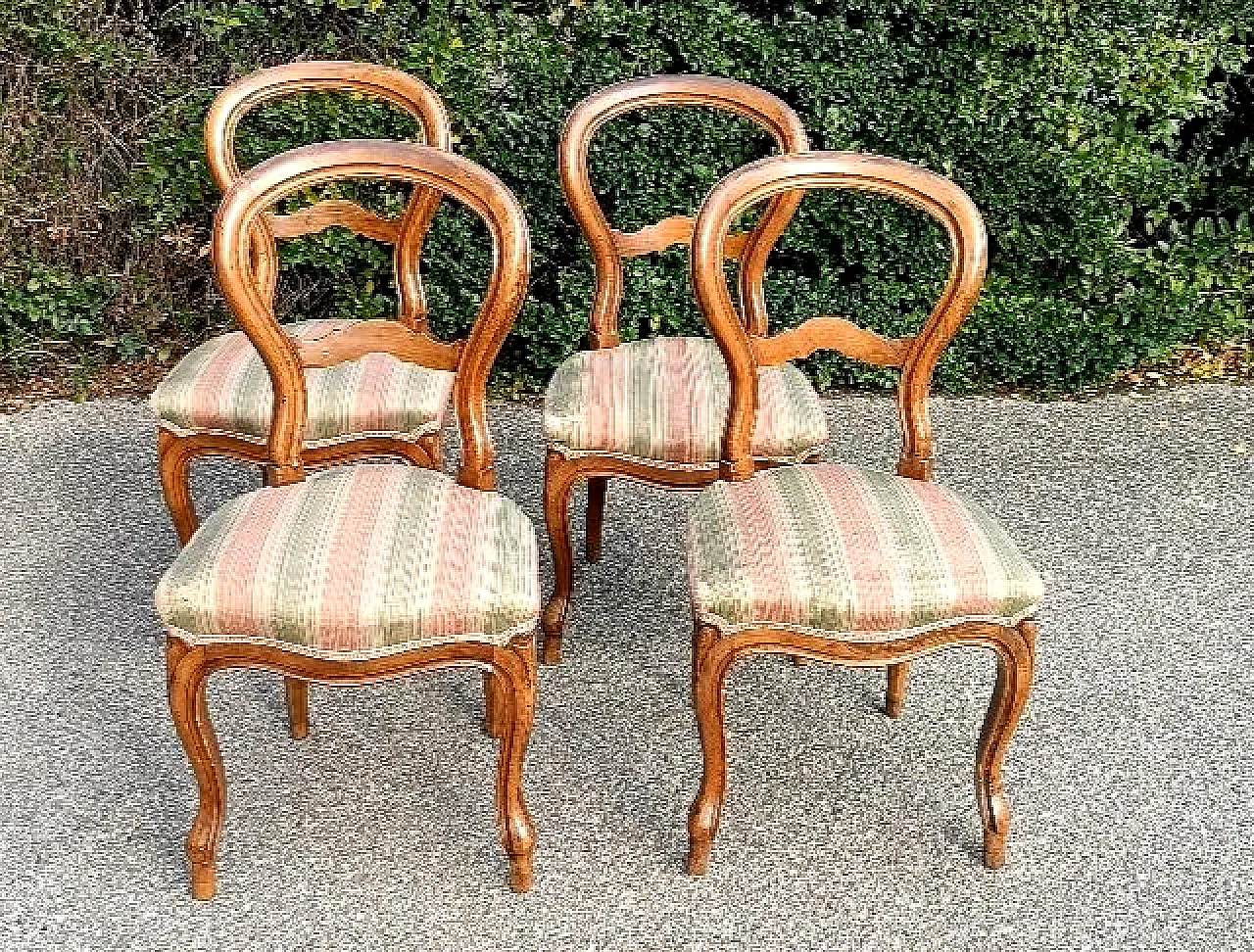 4 Sedie in noce, metà '800 1