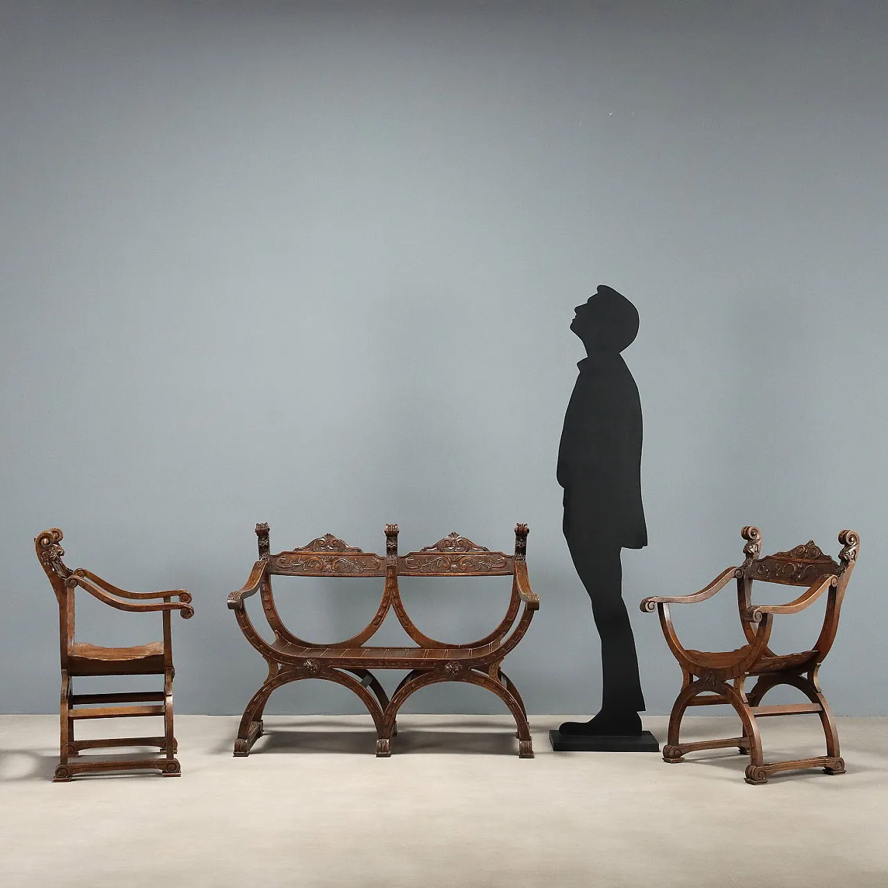 Divano con due poltrone in legno di faggio tinto noce, fine '800 2