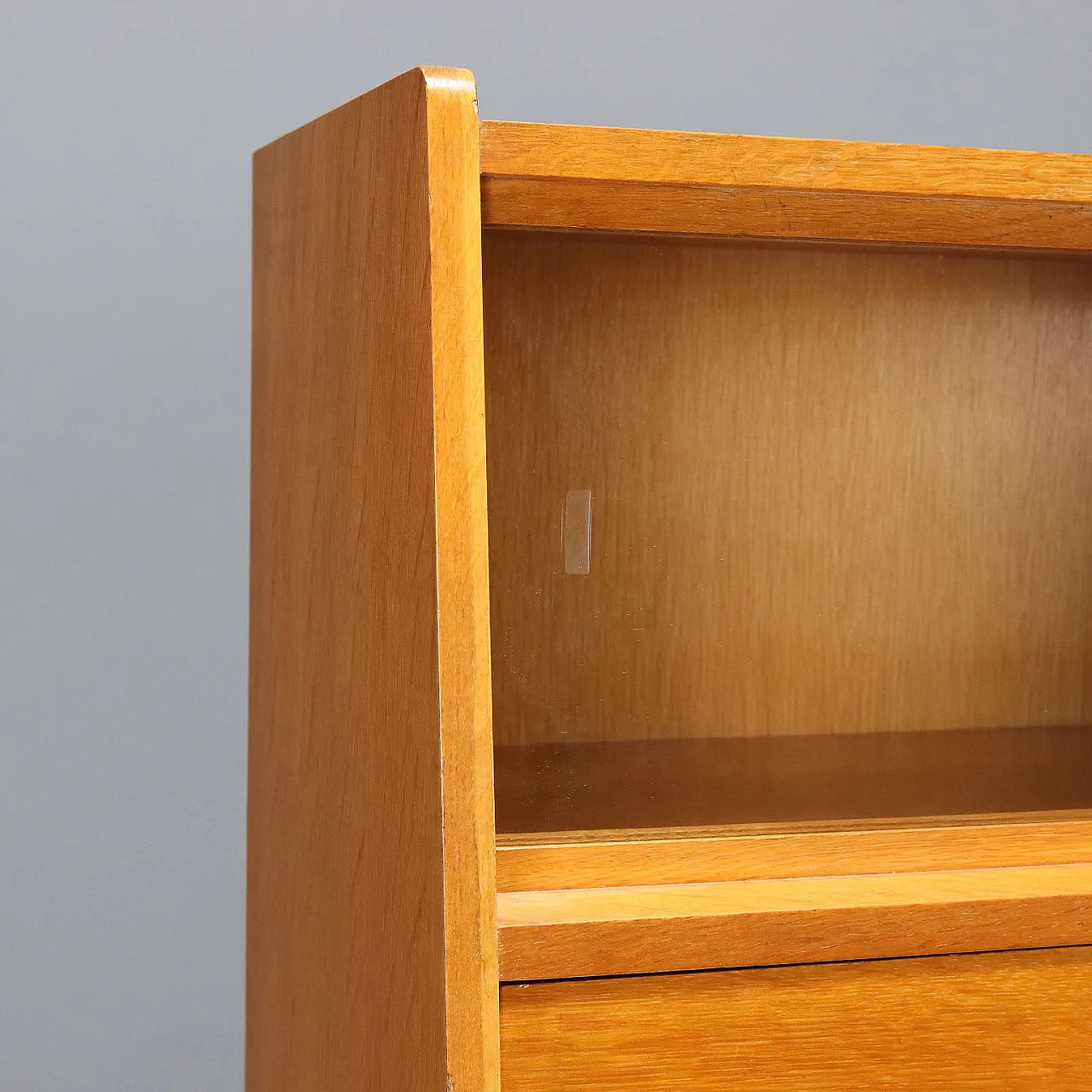 Mobile impiallacciato in teak con maniglie in ottone, '900 6