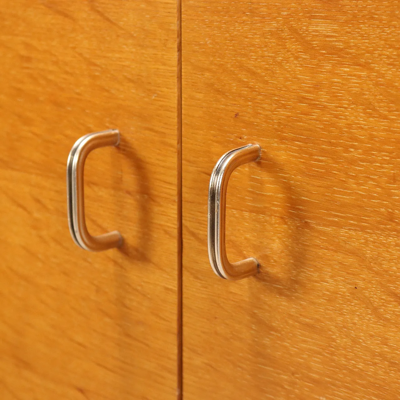 Mobile impiallacciato in teak con maniglie in ottone, '900 8