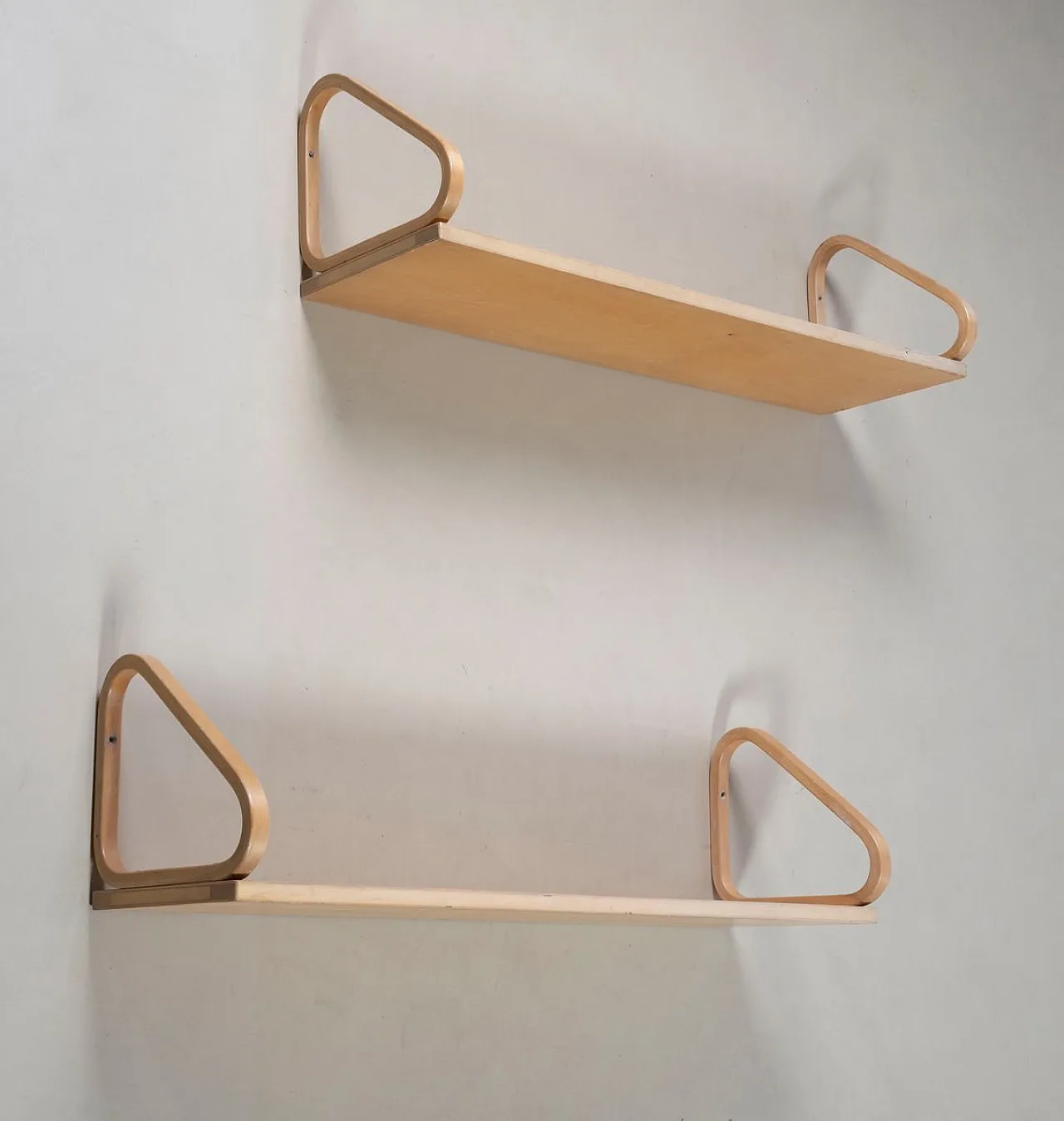 4 Mensole modello 112B attribuite ad Alvar Aalto per Artek, anni '60 1