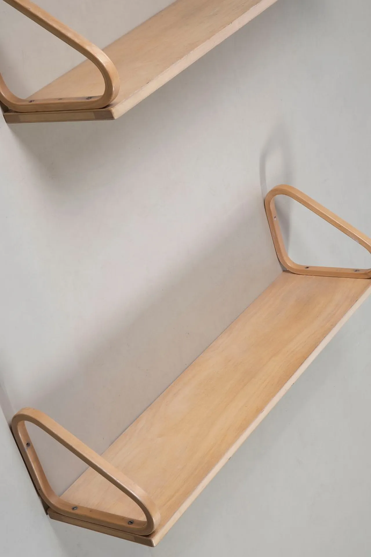 4 Mensole modello 112B attribuite ad Alvar Aalto per Artek, anni '60 4