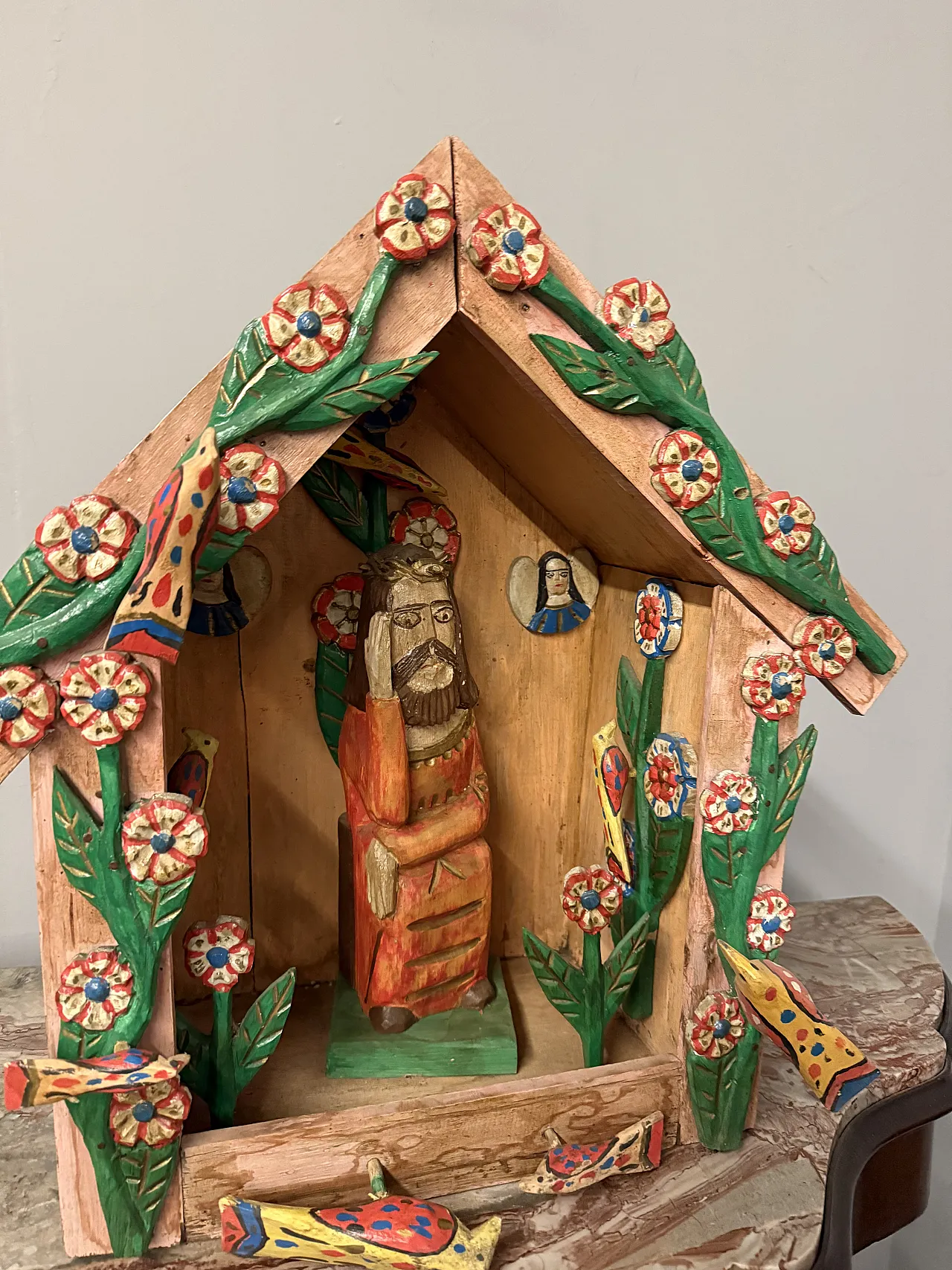 Contemporary work in painted wood, Hut with Jesus, 2000s 4
