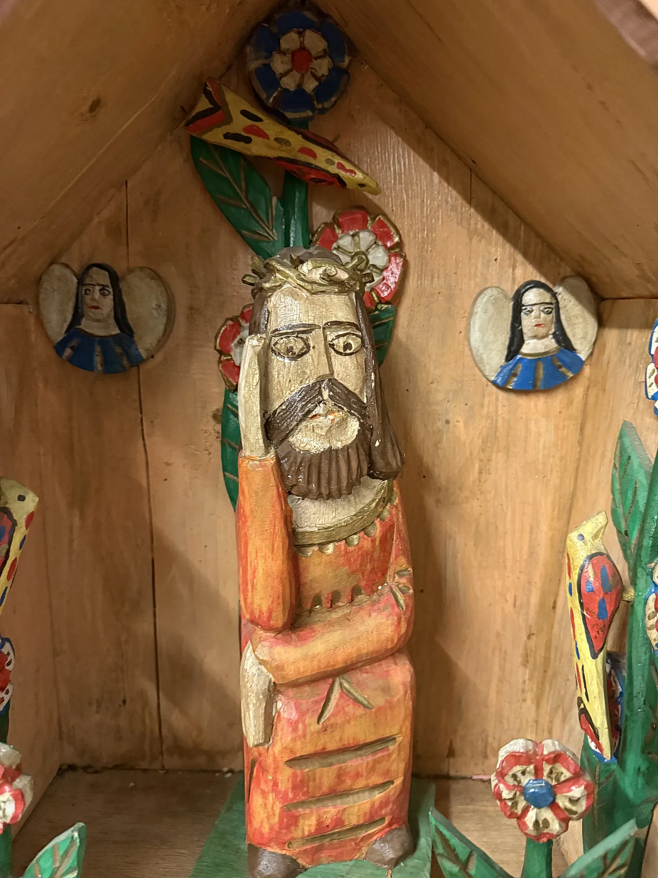 Contemporary work in painted wood, Hut with Jesus, 2000s 6